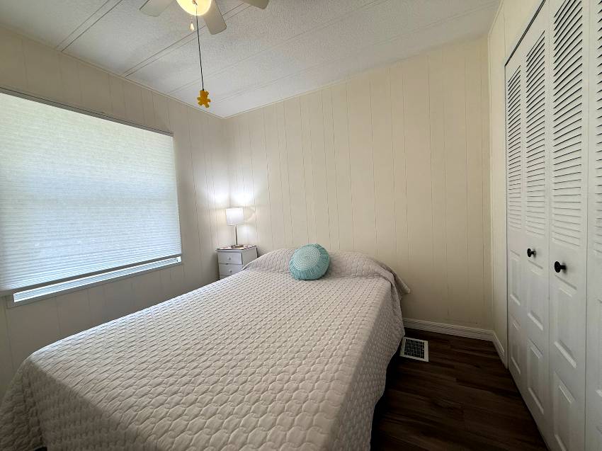 390 Peppertree Ln a Ellenton, FL Mobile or Manufactured Home for Sale